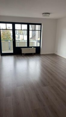 Attraktive Dreizimmerwohnung mit Einbauküche und Balkon – sofort bezugsfrei, 51469 Bergisch Gladbach